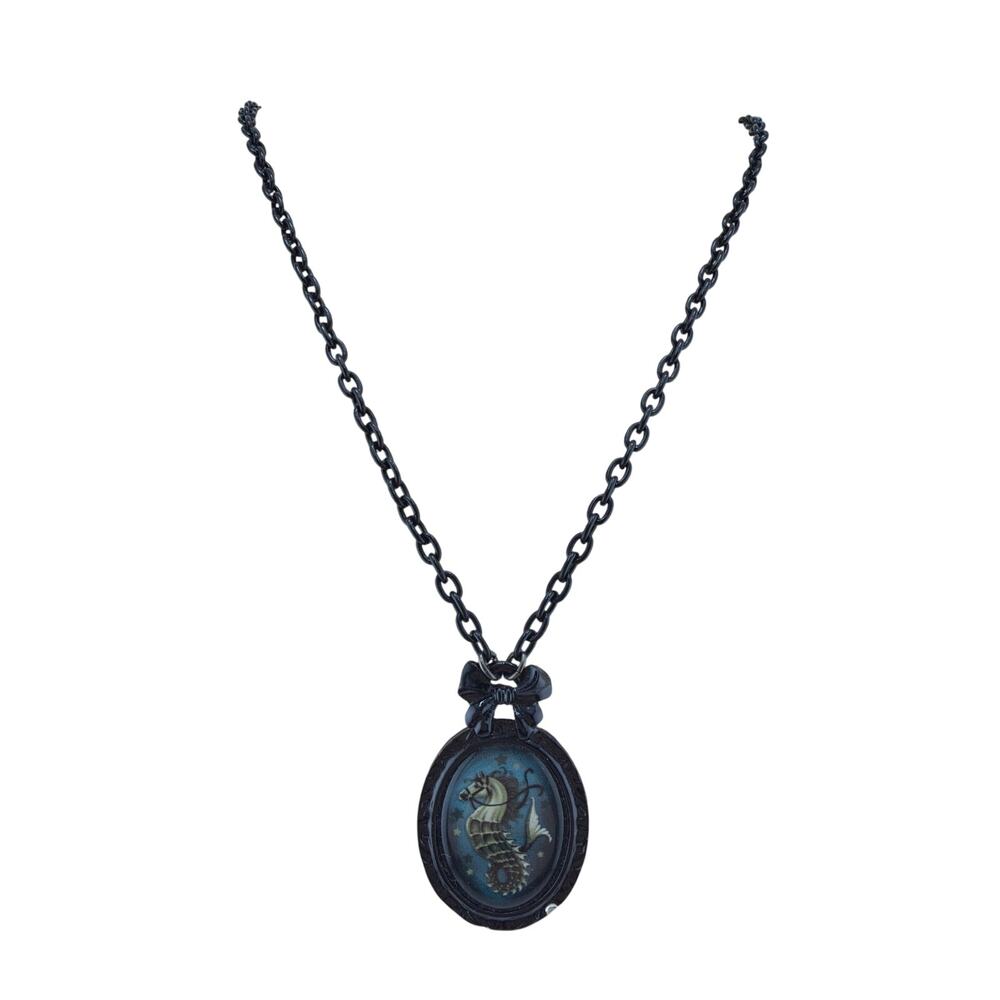 New Classic Hardware Victorian Style Seahorse Cameo Floral Frame Necklace